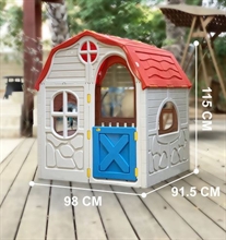 בית לילדים מפלסטיק